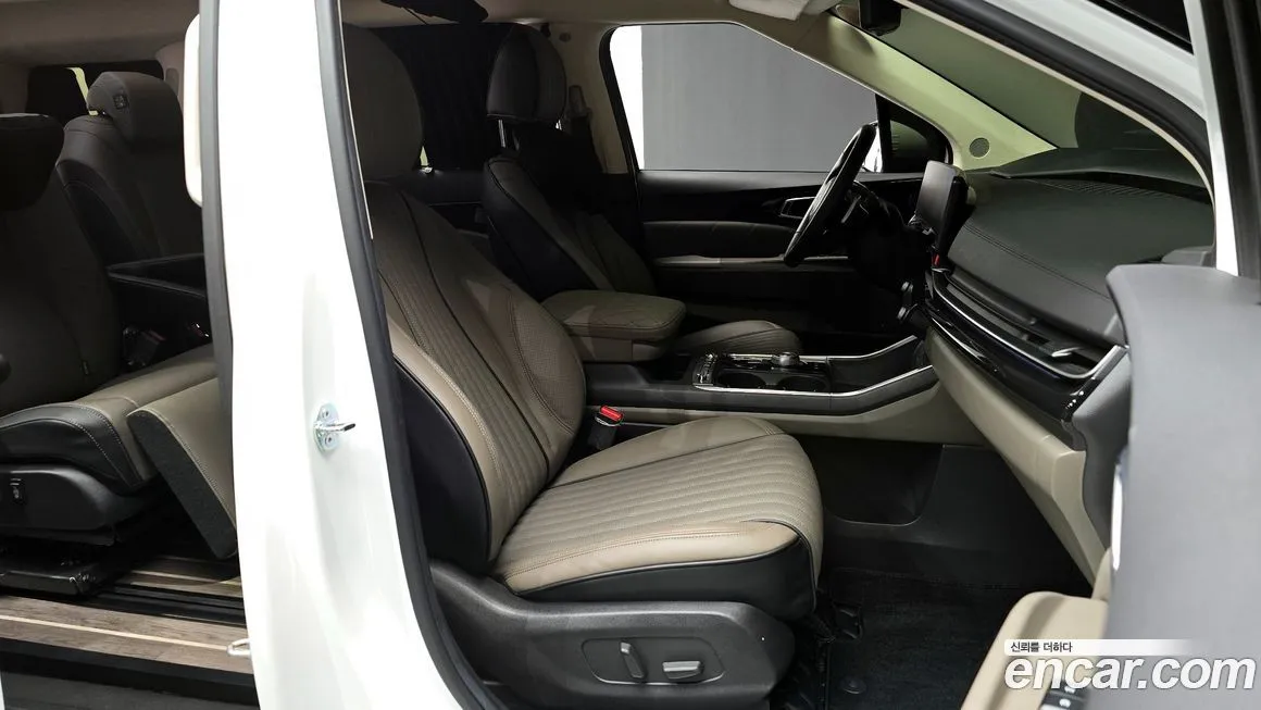 Kia Carnival — фото 10