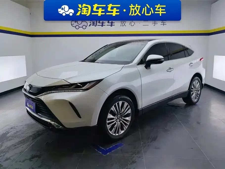 Toyota Harrier — фото 1