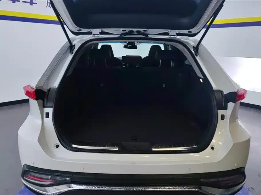 Toyota Harrier — фото 3