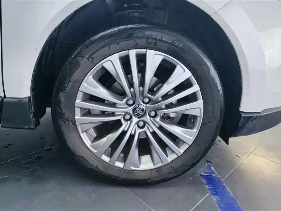 Toyota Harrier — фото 9