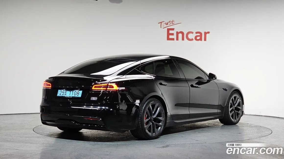 Tesla Model S — фото 3