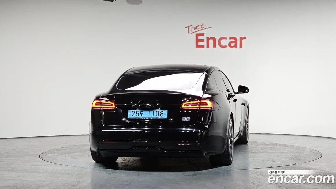 Tesla Model S — фото 6