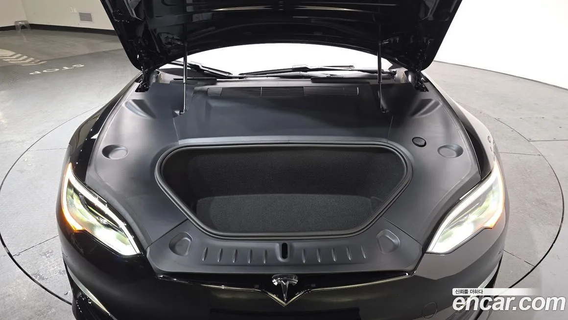Tesla Model S — фото 8
