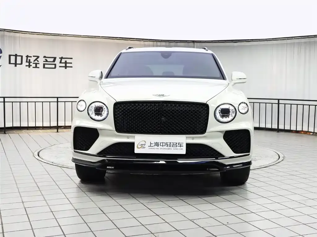 Bentley Bentayga — фото 9