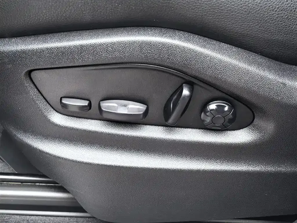 Porsche Cayenne — фото 7