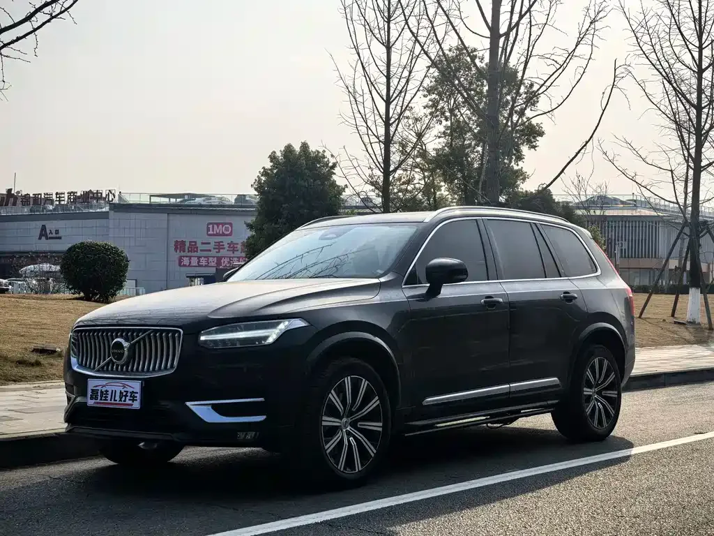 Volvo XC90 — фото 1