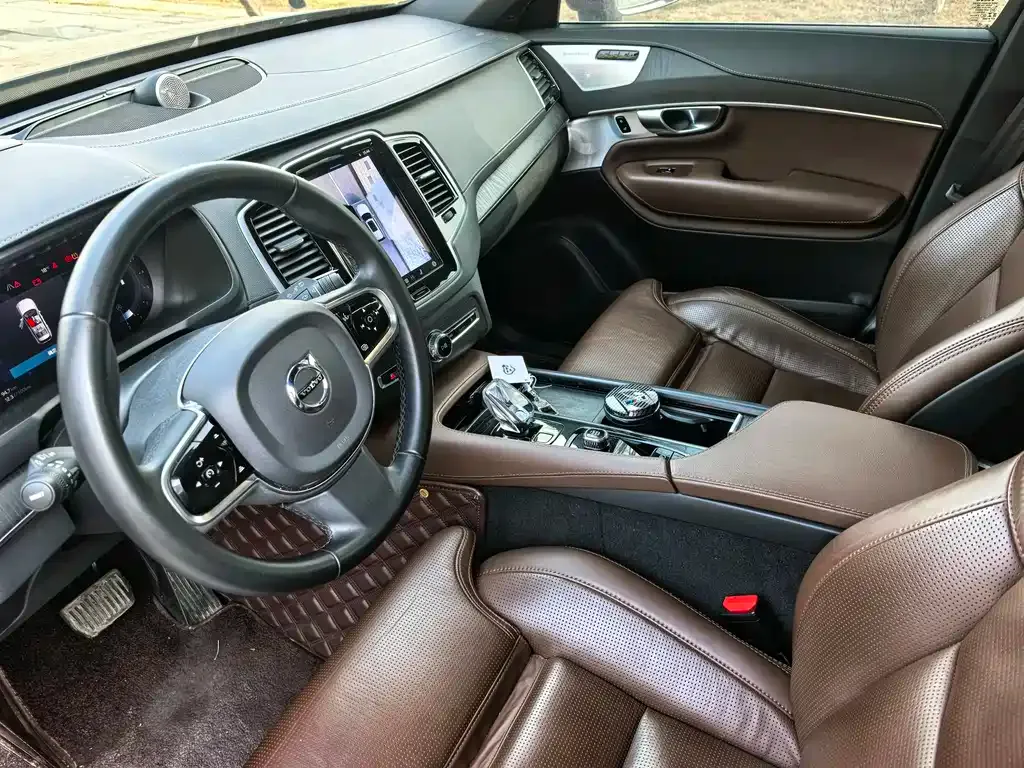 Volvo XC90 — фото 4