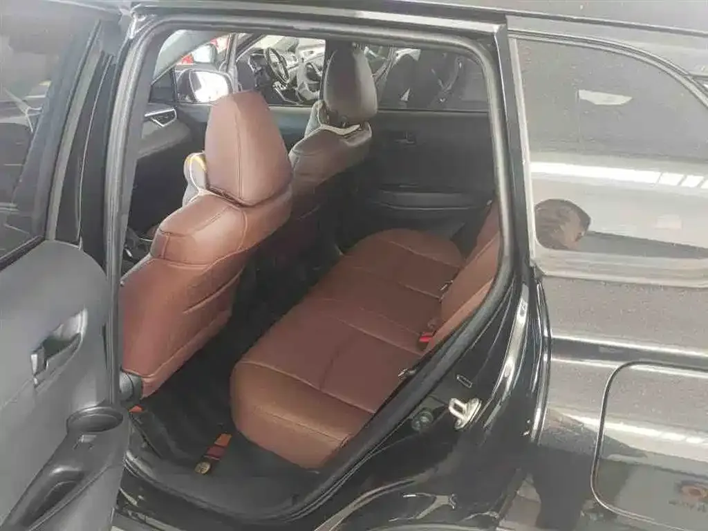 Toyota Corolla Cross — фото 2