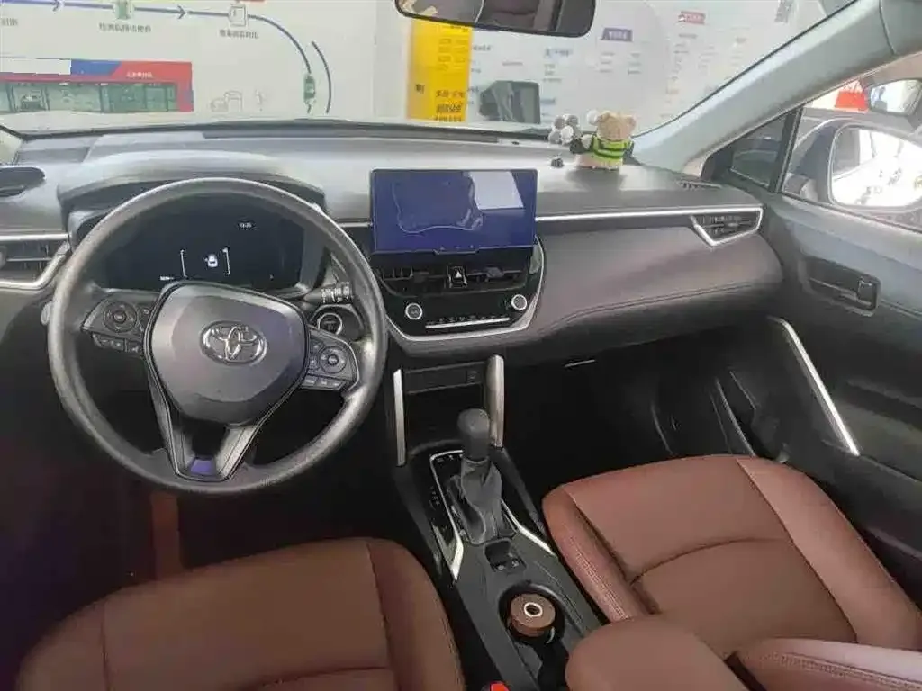 Toyota Corolla Cross — фото 3