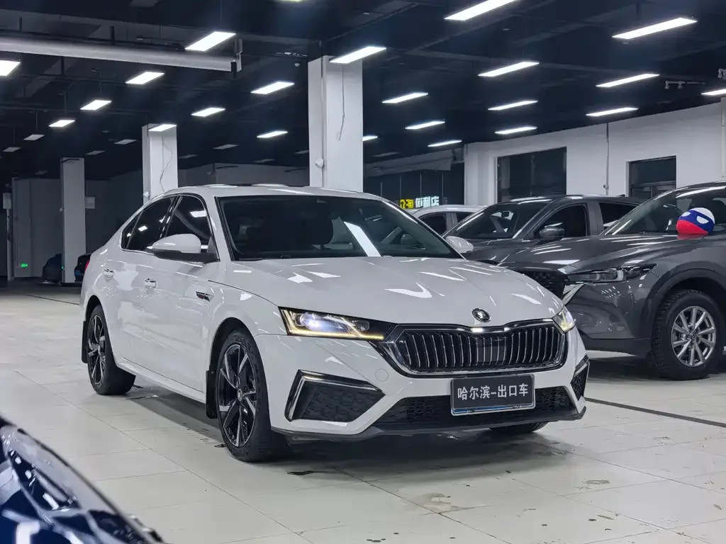 Skoda Octavia — фото 5