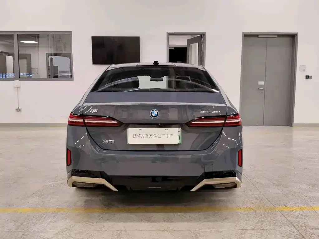 BMW i5 — фото 8