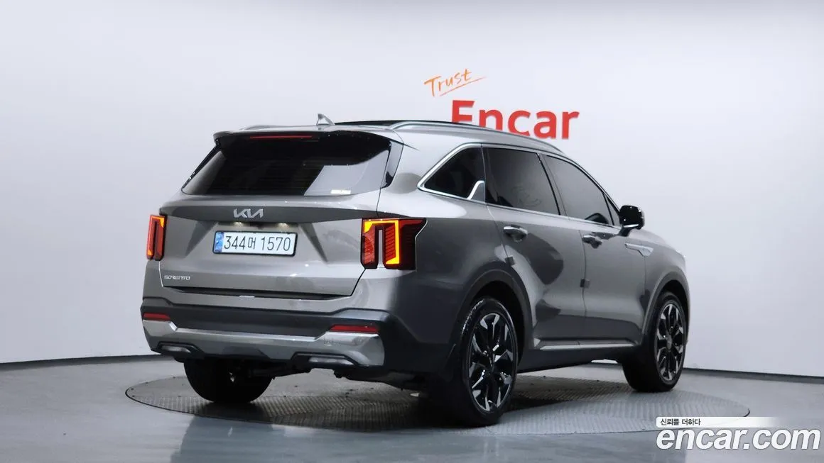 Kia Sorento — фото 6