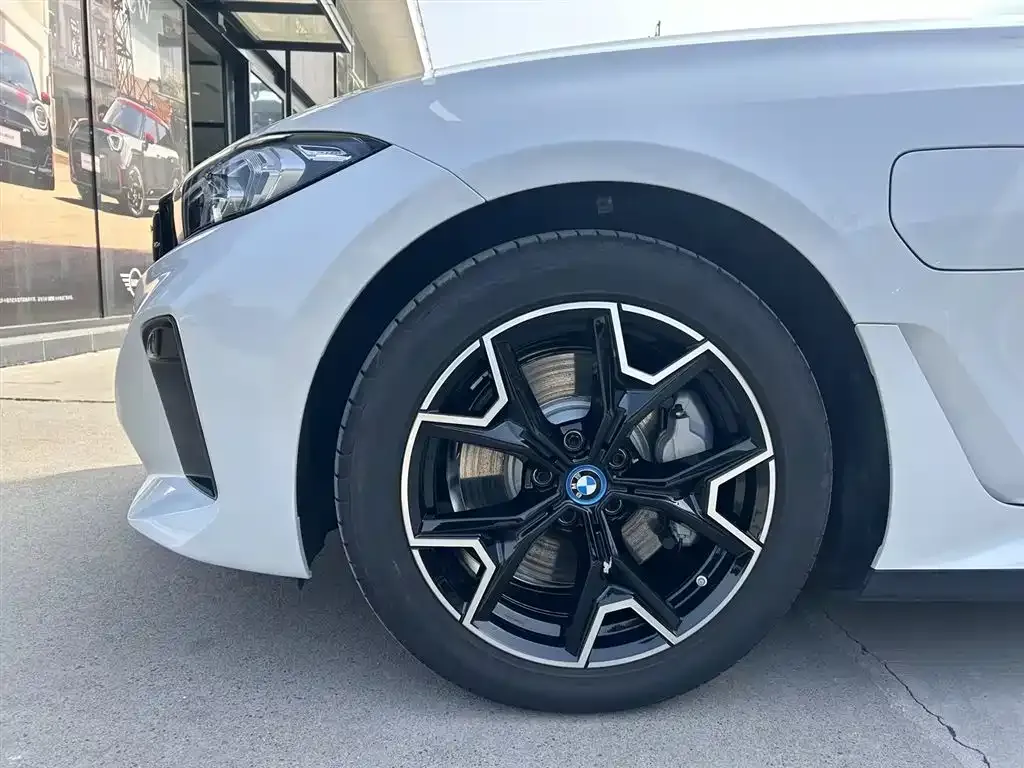 BMW i3 — фото 3