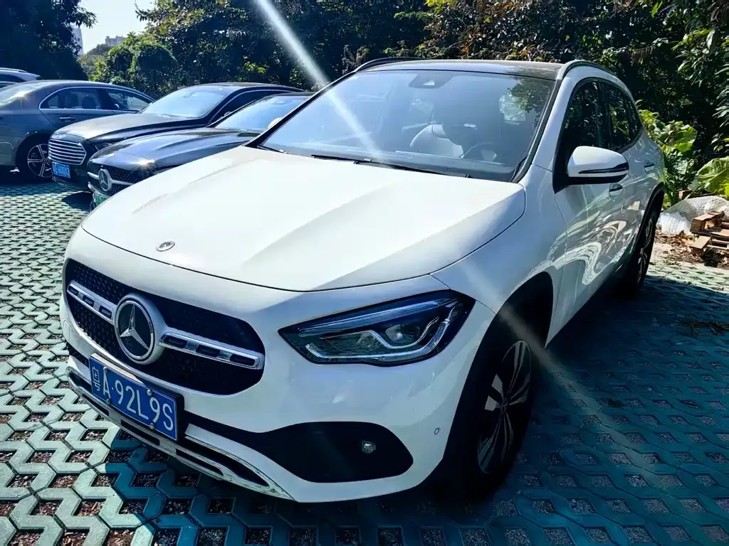 Mercedes-Benz GLA — фото 1