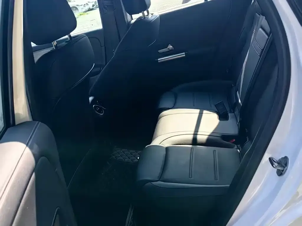 Mercedes-Benz GLA — фото 10