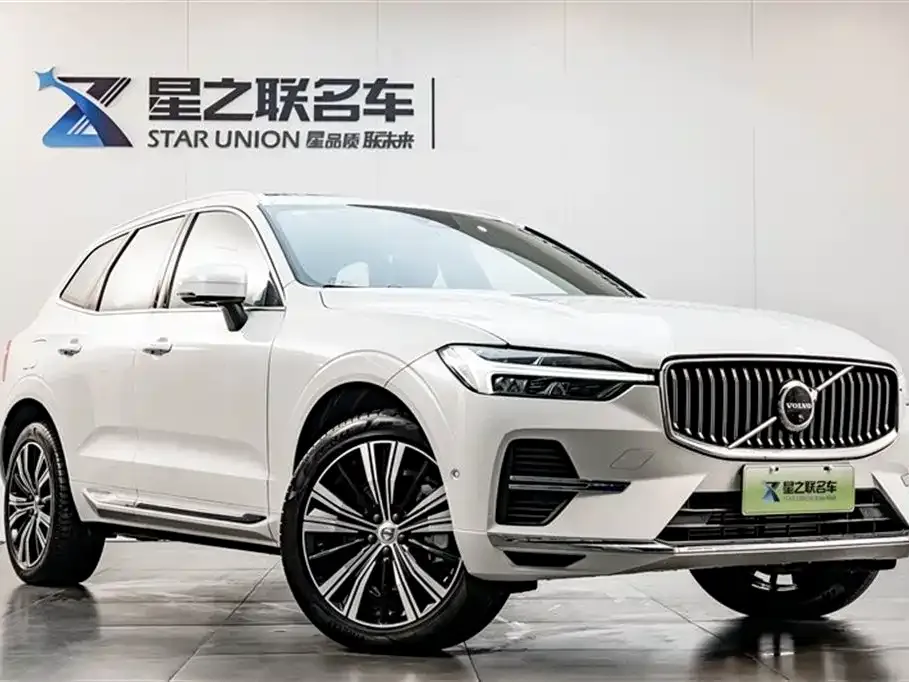Volvo XC60 PHEV — фото 10