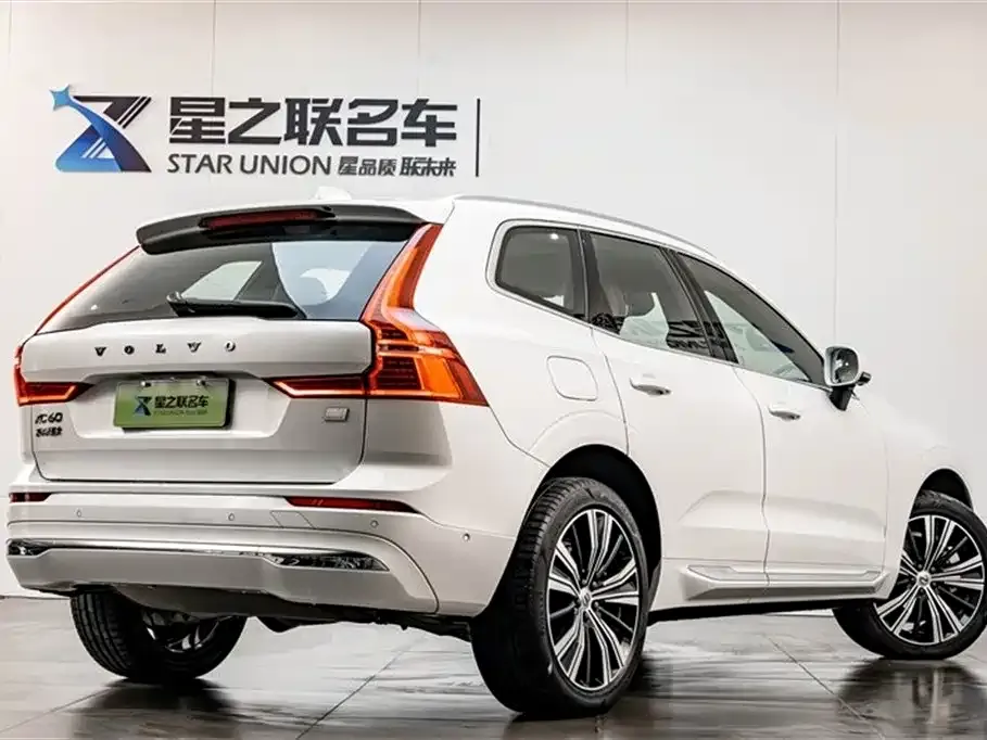 Volvo XC60 PHEV — фото 6