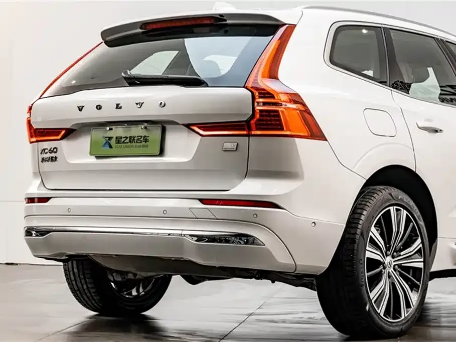 Volvo XC60 PHEV — фото 4