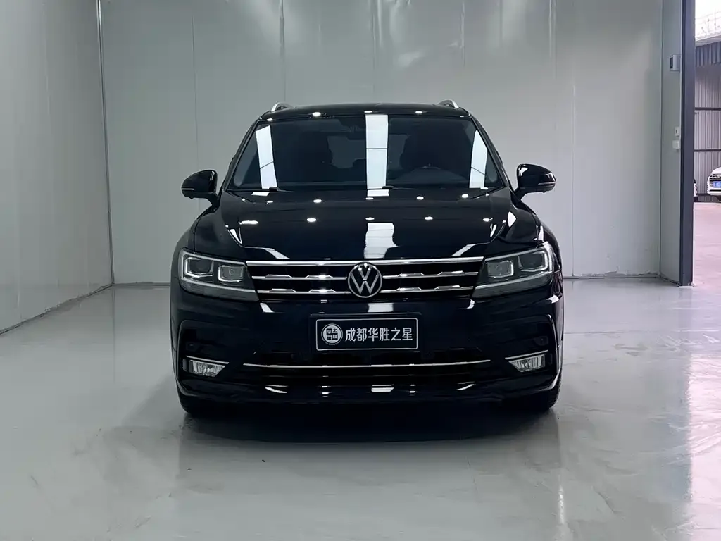 Volkswagen Tiguan L — фото 5
