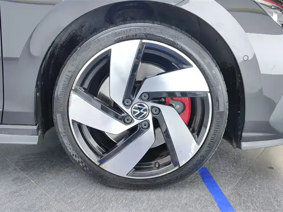 Volkswagen Golf GTI — фото 4