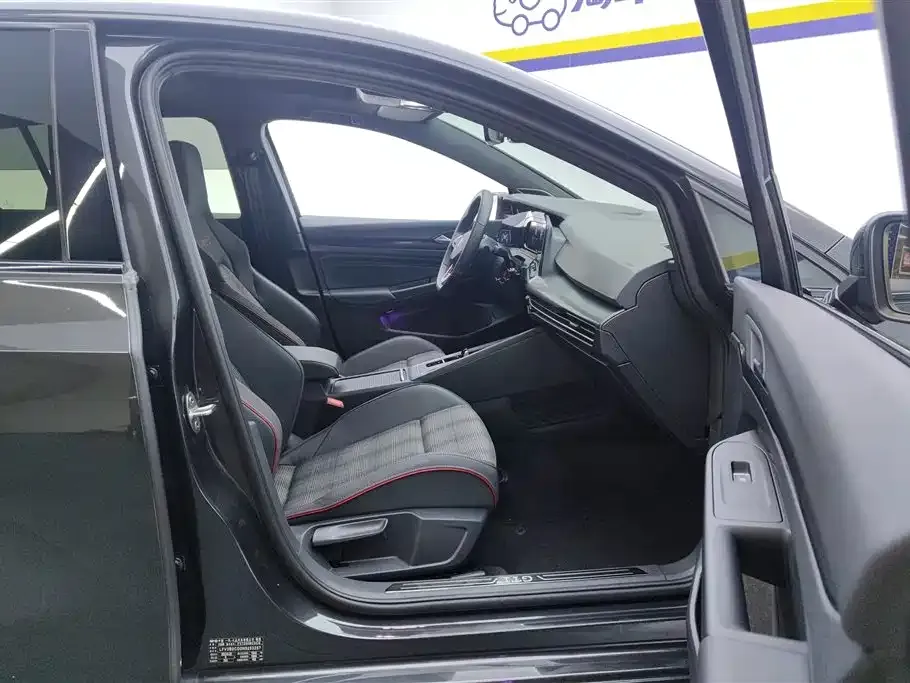 Volkswagen Golf GTI — фото 2