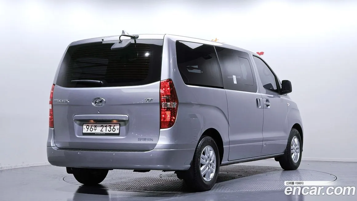Hyundai Starex — фото 7