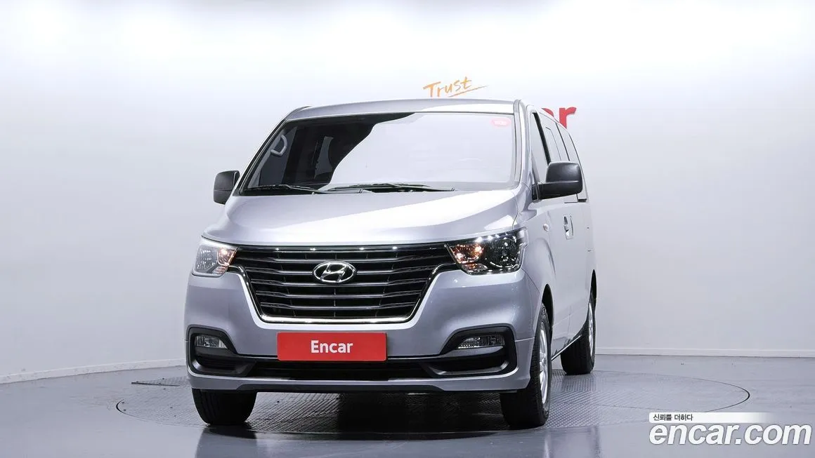 Hyundai Starex — фото 3