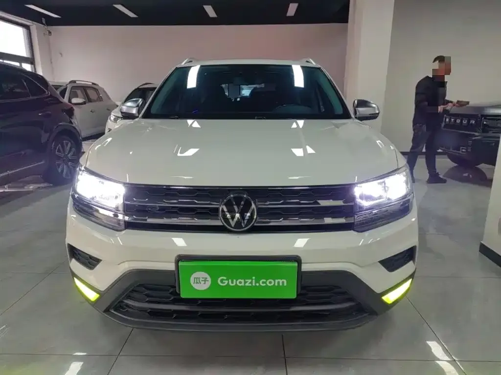 Volkswagen Tharu — фото 2