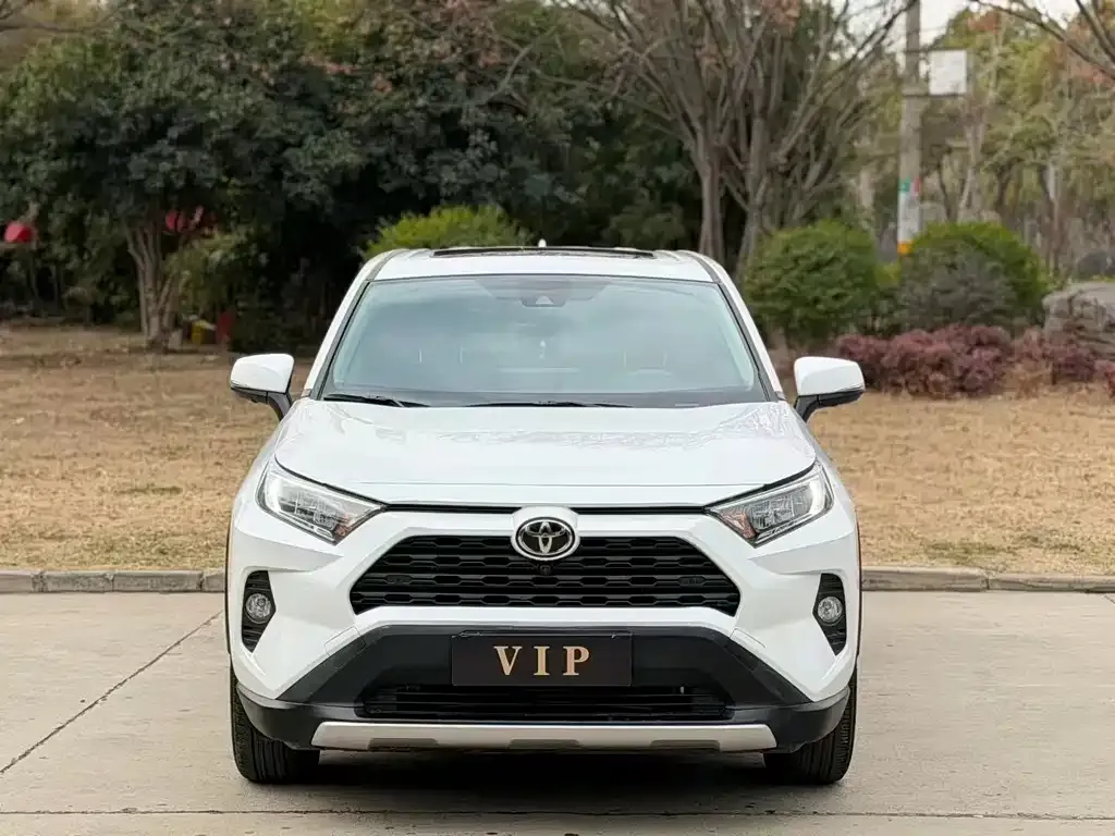 Toyota RAV4 — фото 4