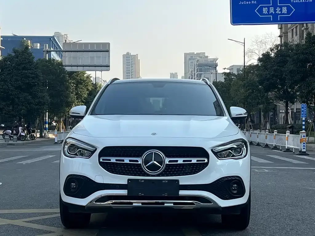 Mercedes-Benz GLA — фото 9
