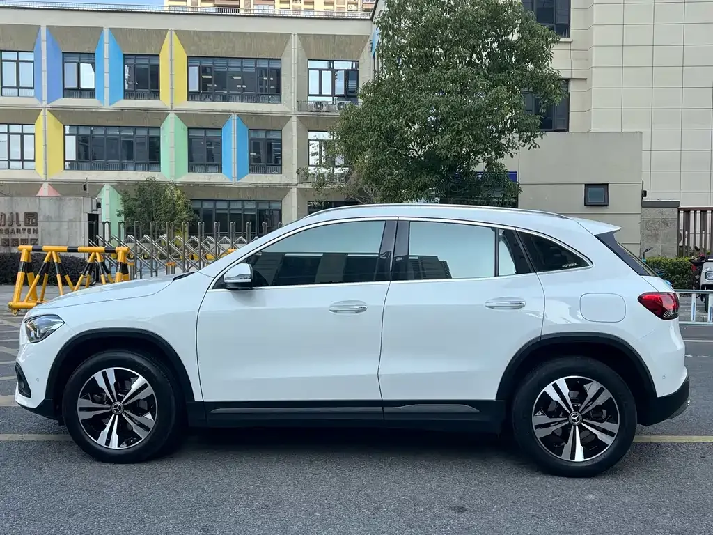 Mercedes-Benz GLA — фото 8