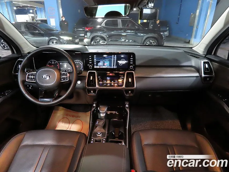 Kia Sorento — фото 10