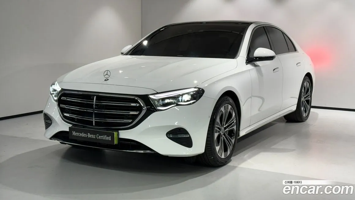 Mercedes-Benz E-Class — фото 1