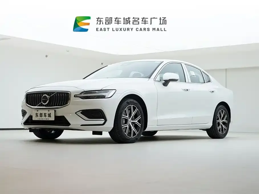 Volvo S60 — фото 1