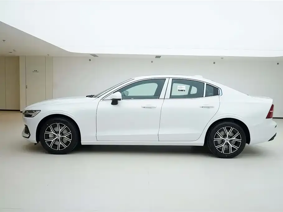 Volvo S60 — фото 2