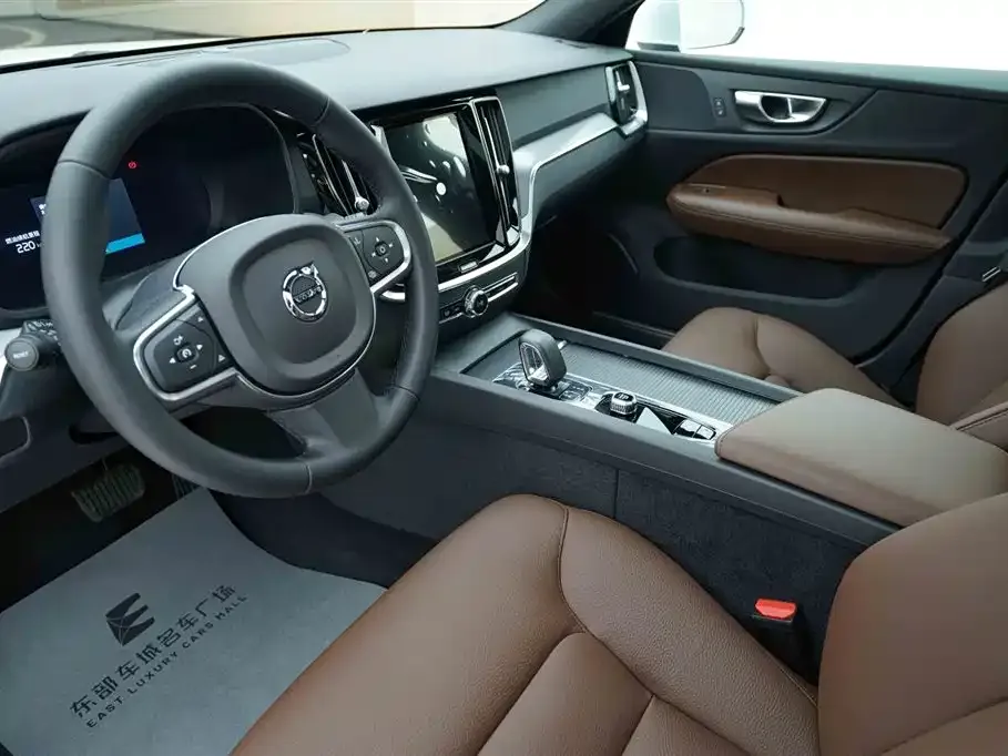 Volvo S60 — фото 10