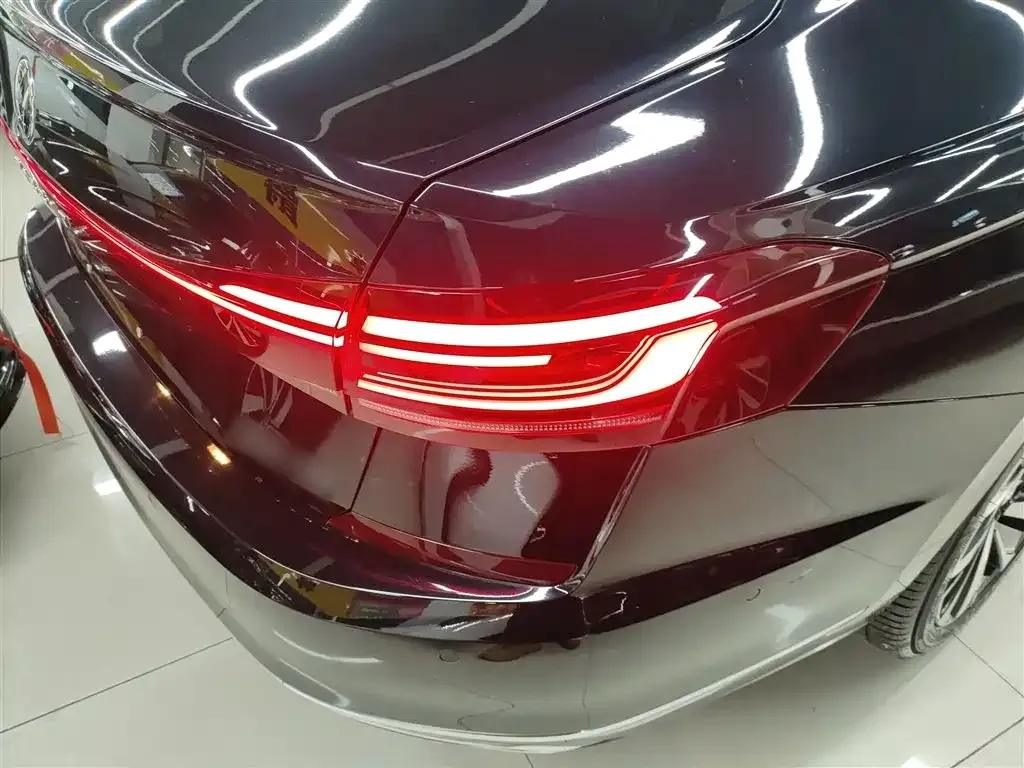 Volkswagen Passat — фото 6