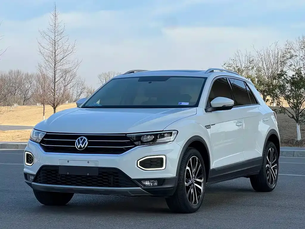 Volkswagen T-Roc — фото 1