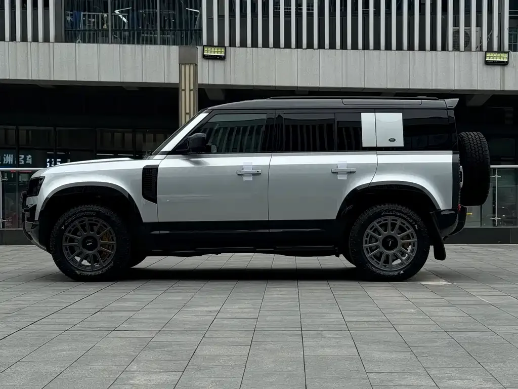 Land Rover Defender — фото 8