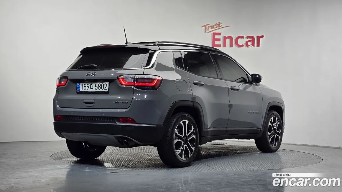 Jeep Compass — фото 2