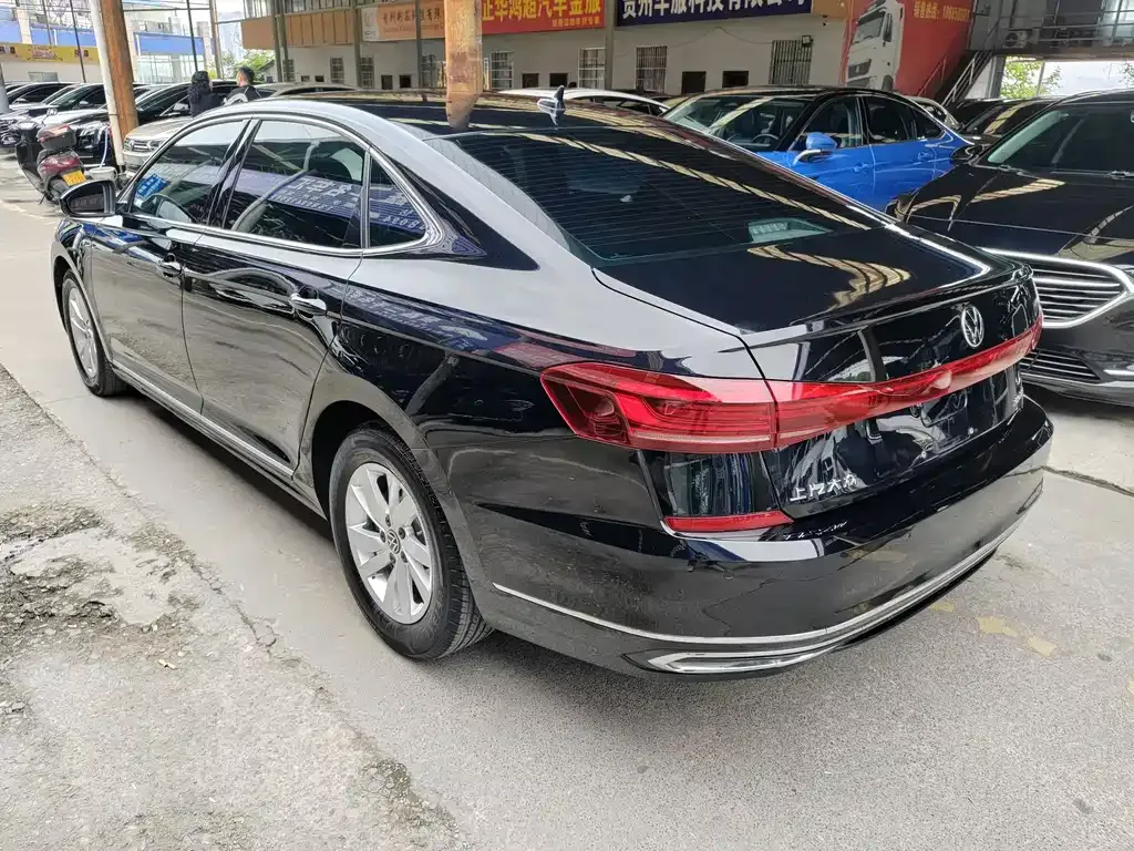 Volkswagen Passat — фото 7