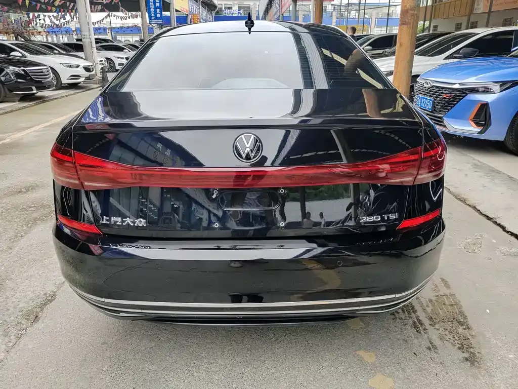 Volkswagen Passat — фото 8