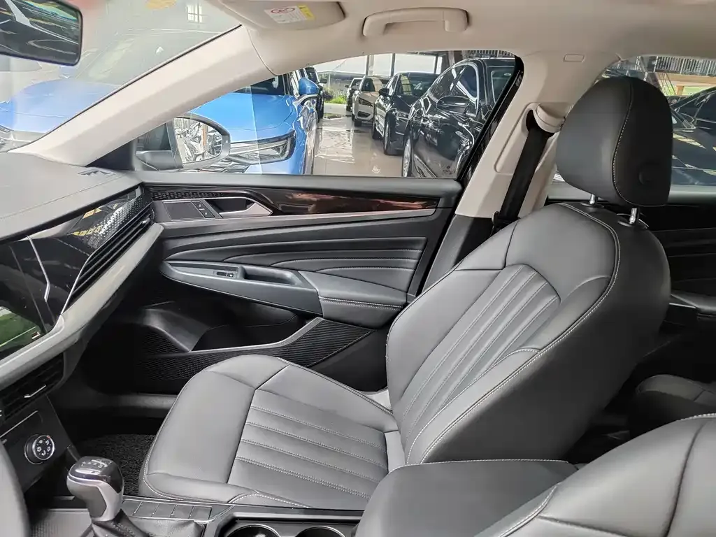 Volkswagen Passat — фото 6