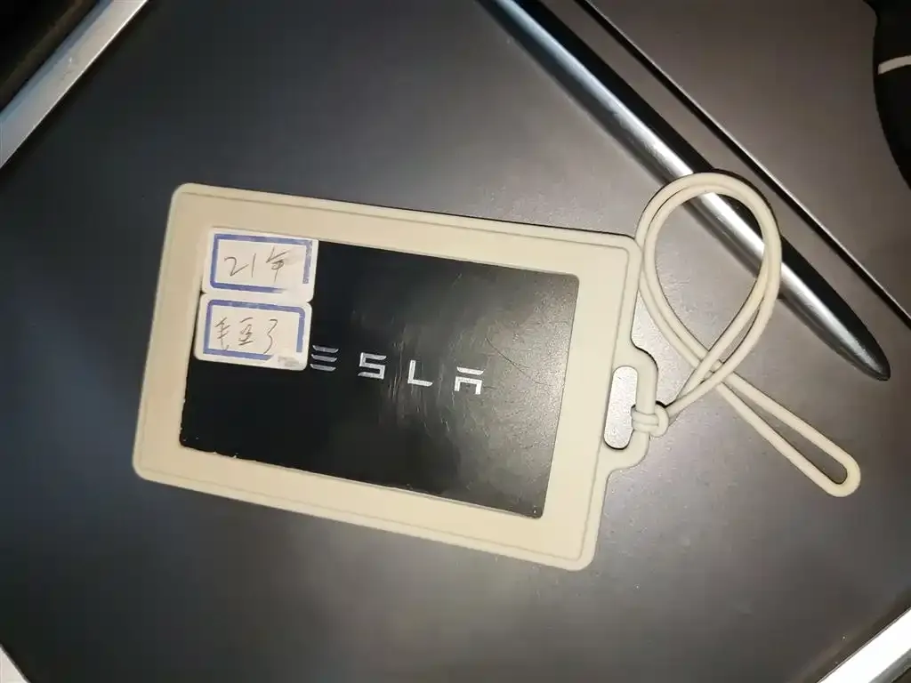 Tesla Model 3 — фото 3