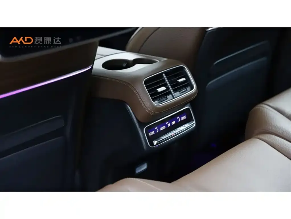 Mercedes-Benz GLS — фото 10