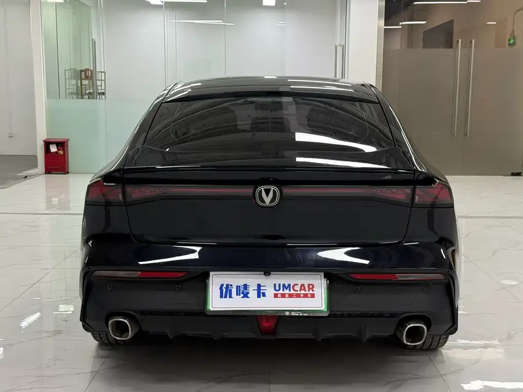 Changan UNI-V iDD — фото 3