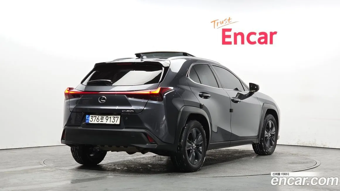 Lexus UX — фото 5