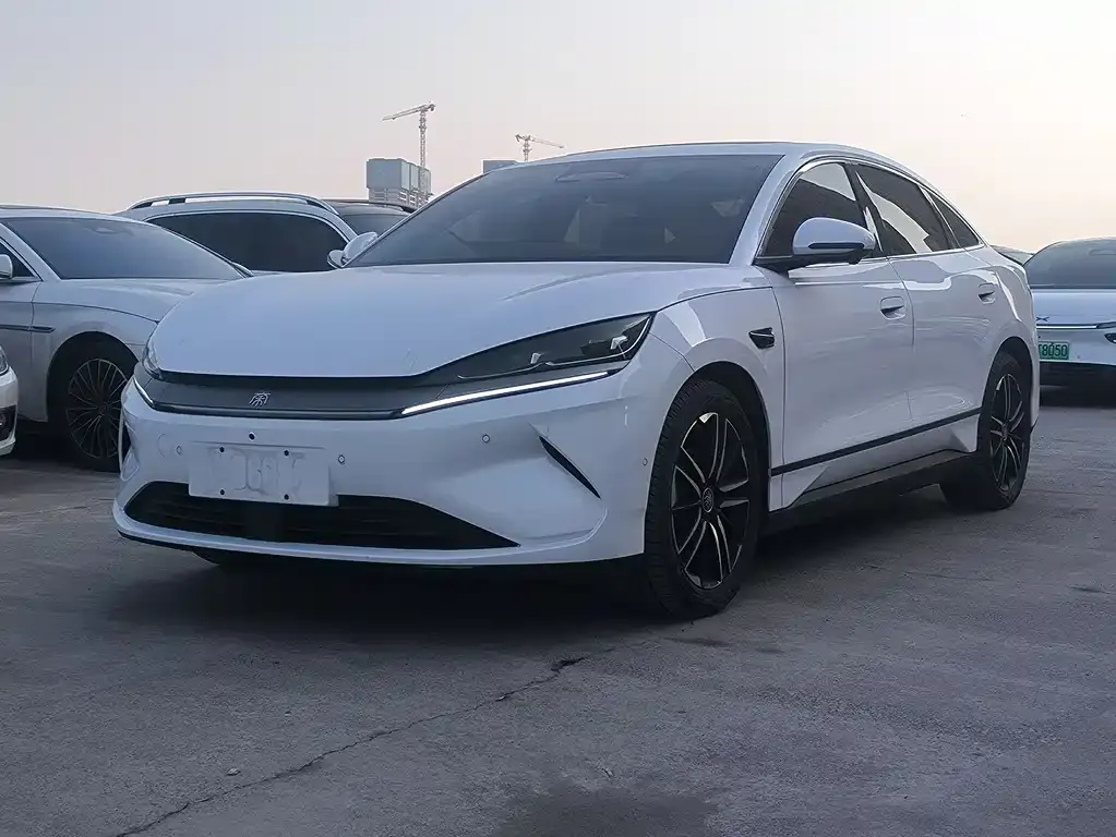 BYD Qin L — фото 1