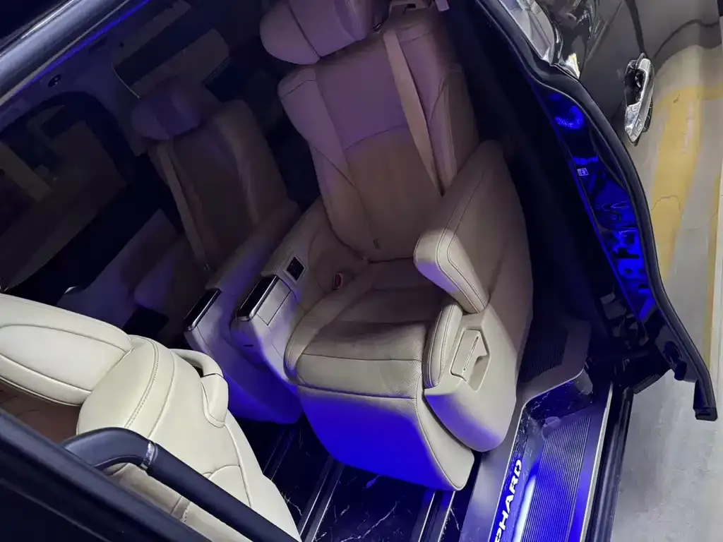 Toyota Alphard — фото 3