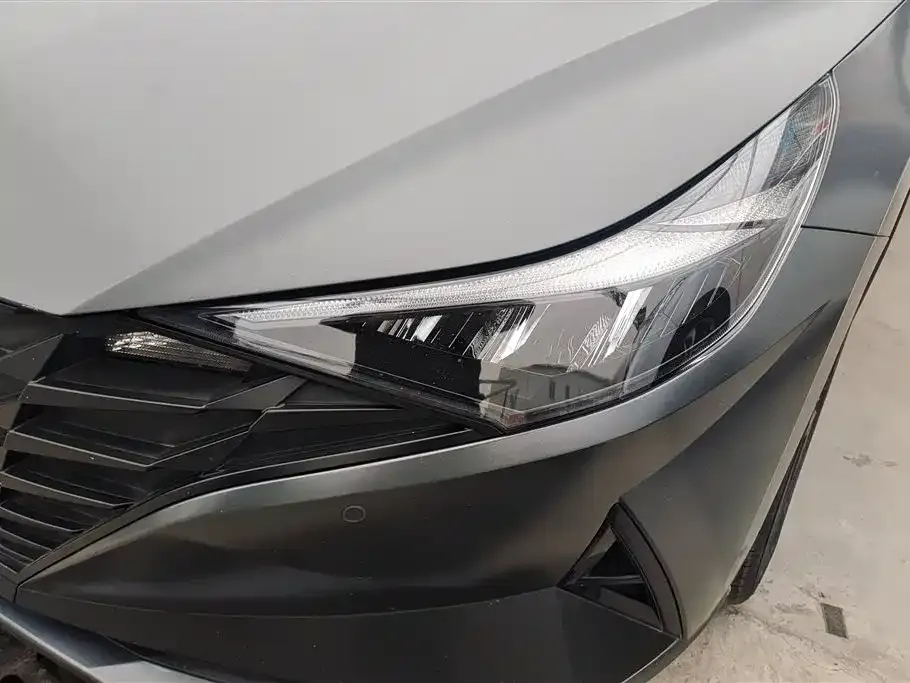 Hyundai Elantra — фото 3